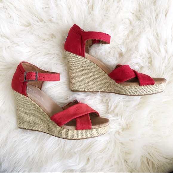 Toms Shoes - Like new condition Toms wedges size W6.5